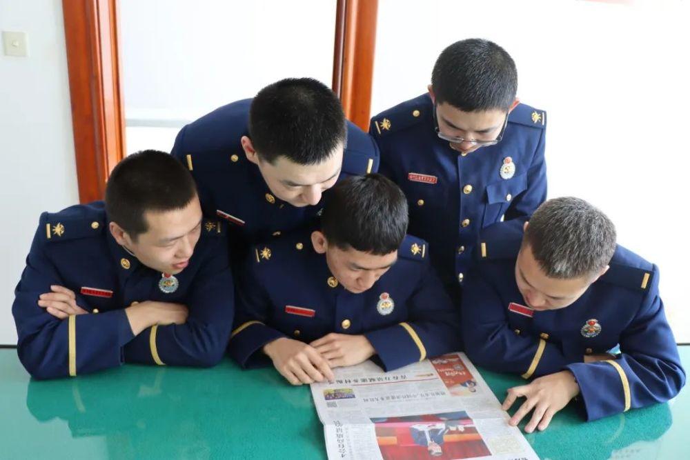 英文的新年快乐怎么说啊？